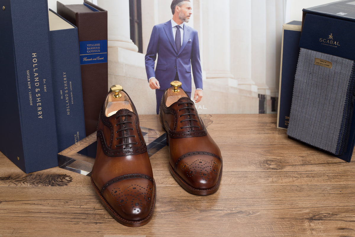 Pantofii bărbătești Oxford Half Brogue