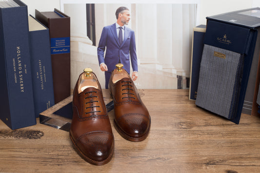 Pantofii bărbătești Oxford Half Brogue