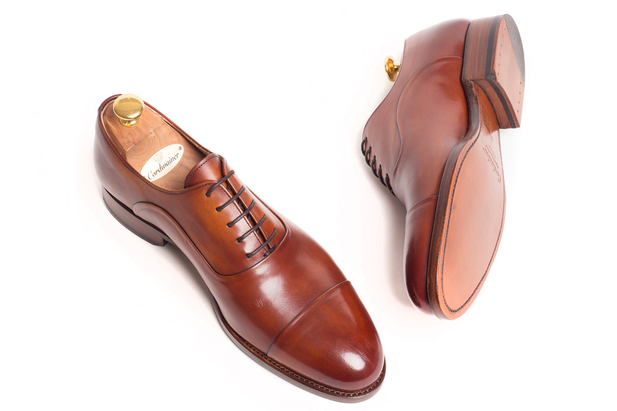 Pantofii bărbătești Oxford Cap Toe